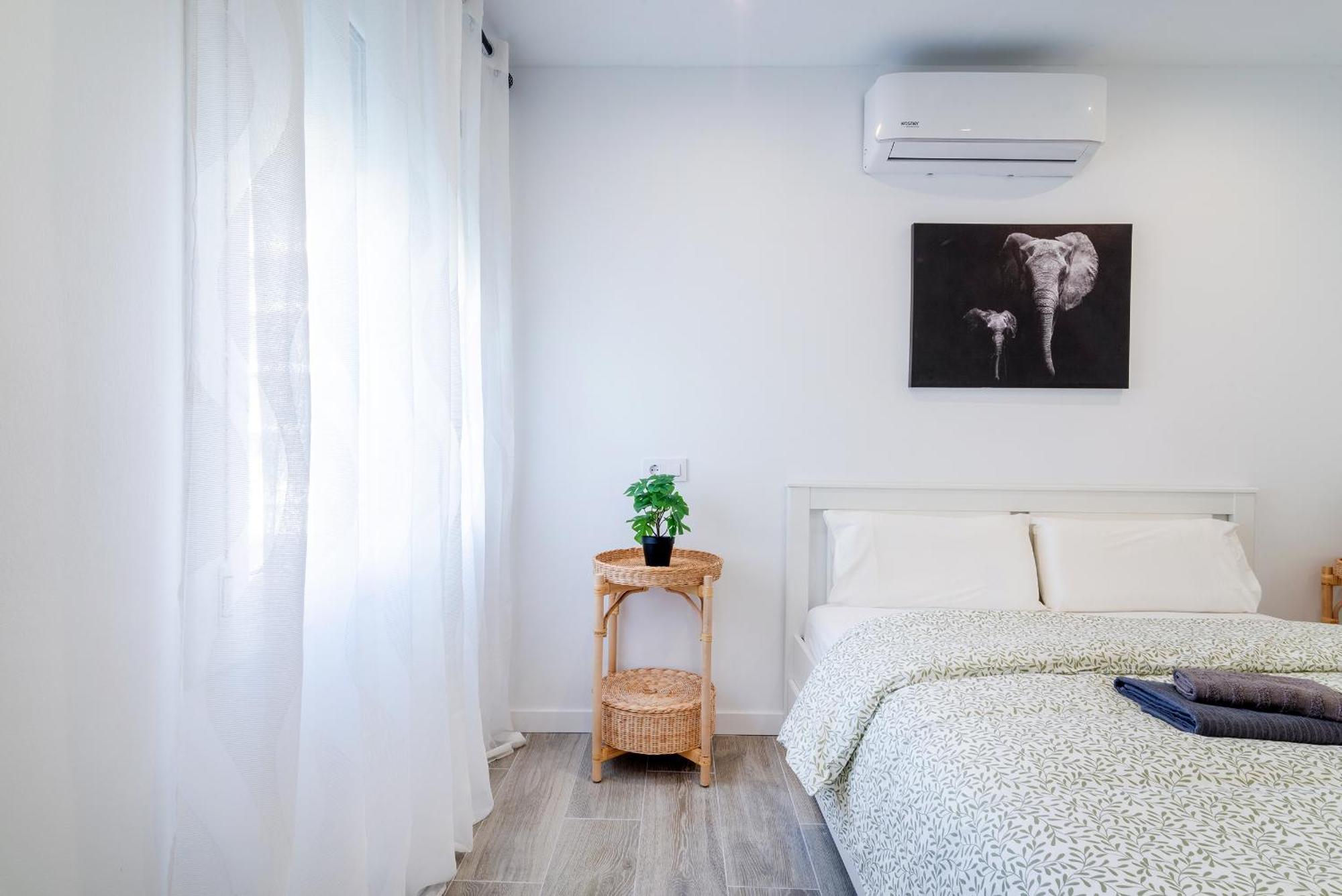 Salatan Apartments, Plaza Paris Lloret de Mar
