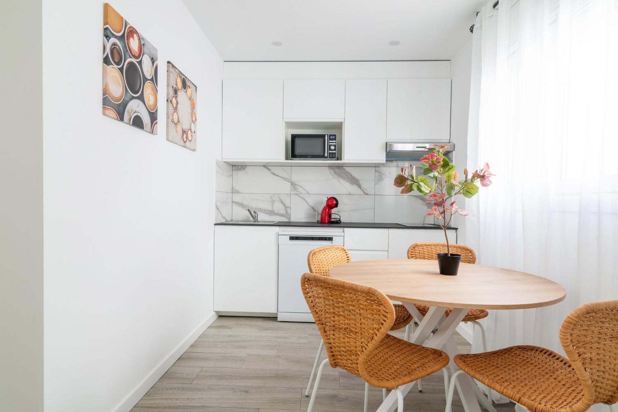 Salatan Apartments, Plaza Paris Lloret de Mar