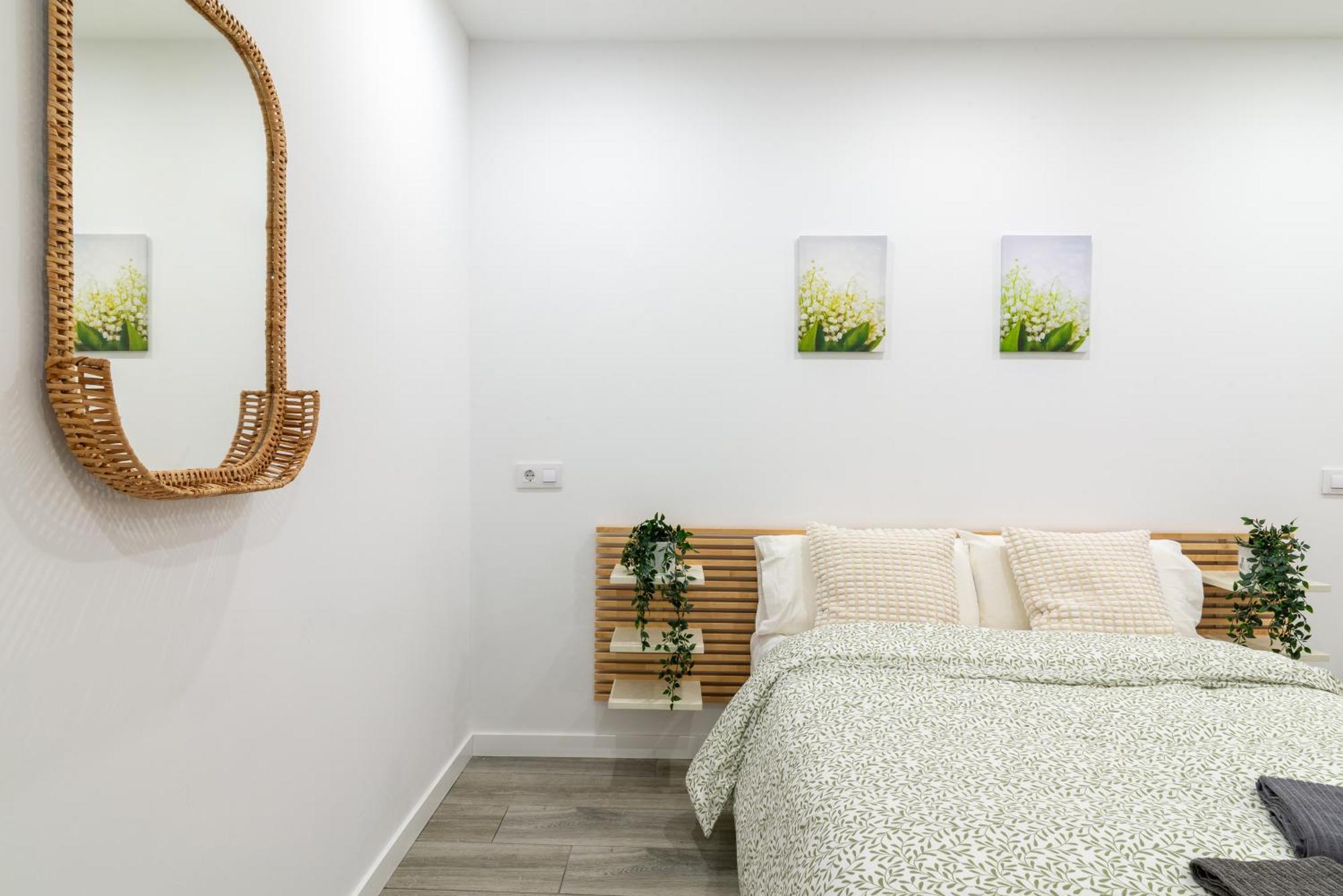 Salatan Apartments, Plaza Paris * Lloret de Mar